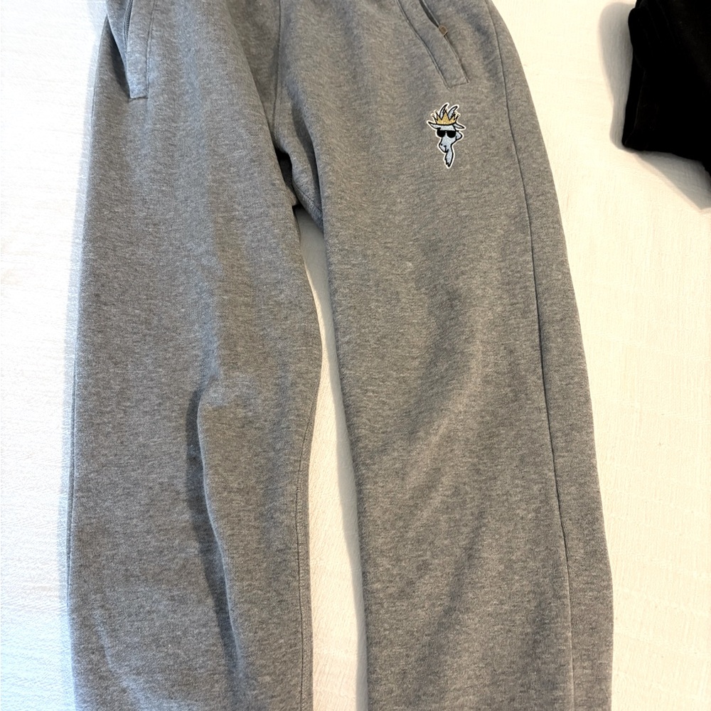GOAT USA  boy sweatpants (black and gray)